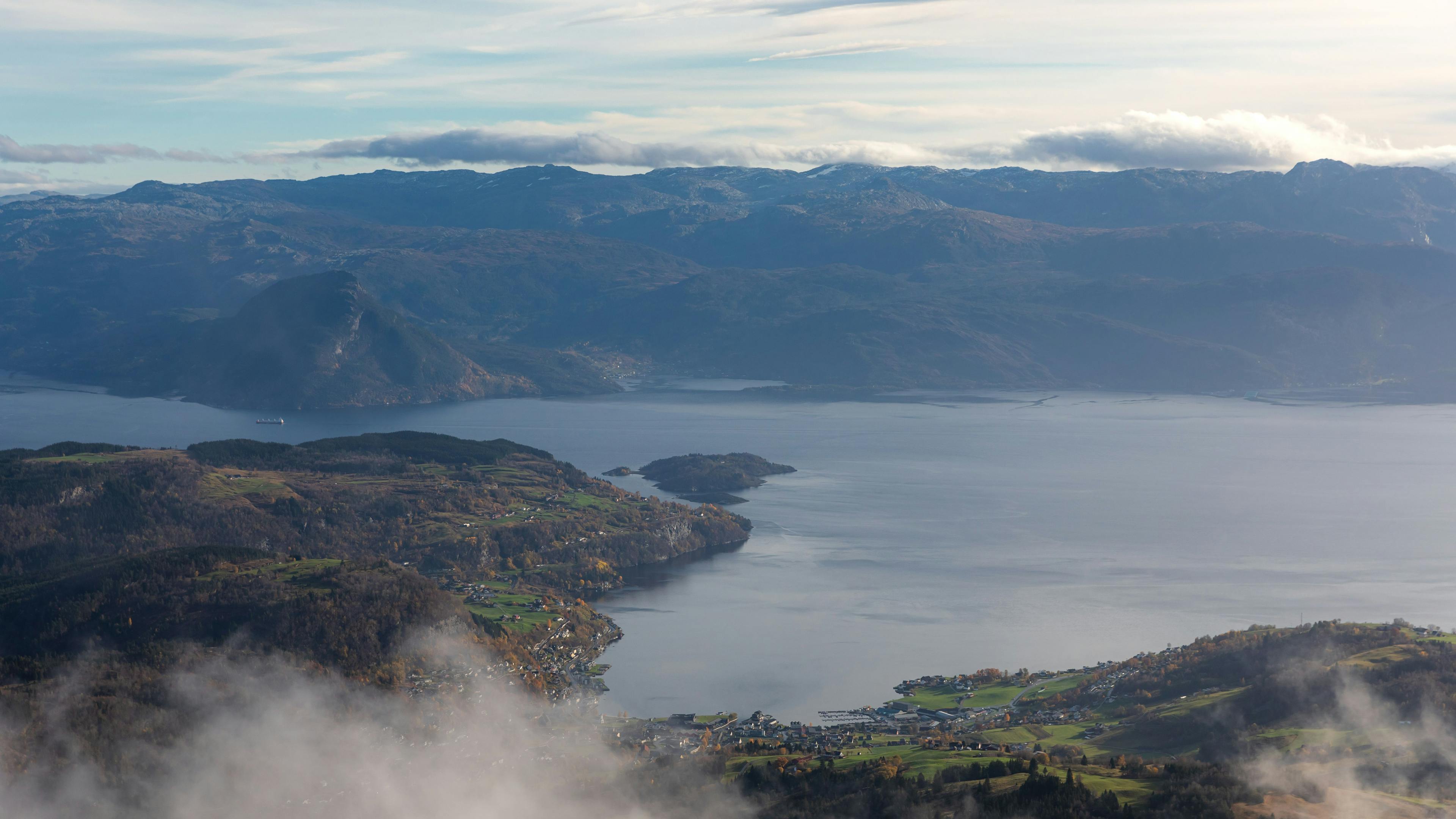 Fjord og fjell